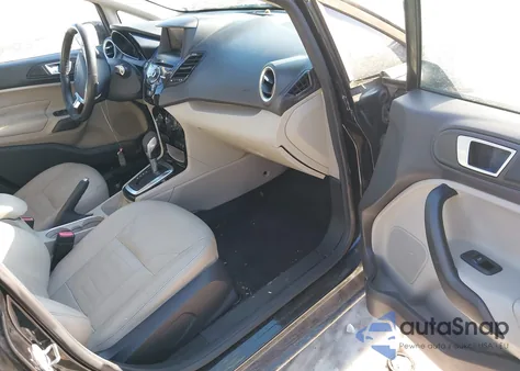 2014 Ford Fiesta Titanium z USA, uszkodzony, nr VIN 3FADP4CJ4EM107071